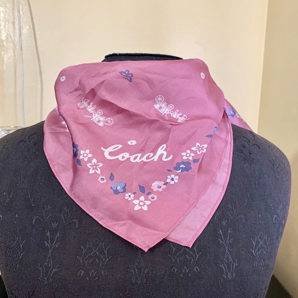 Coach Scarf 🧣 - Picture 1 of 4